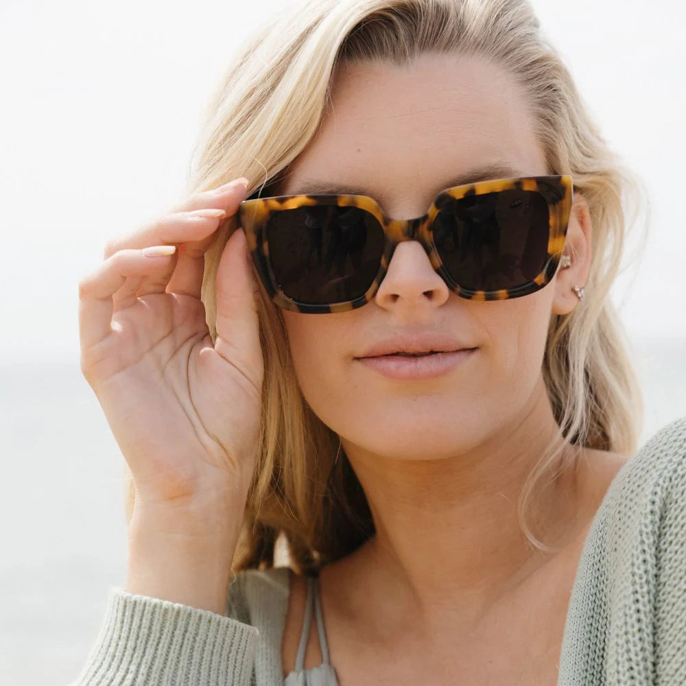 HARPER HONEY TORT - Bio Acetate Tortoise Frame Brown Graduated Polarised Lens by Soek
