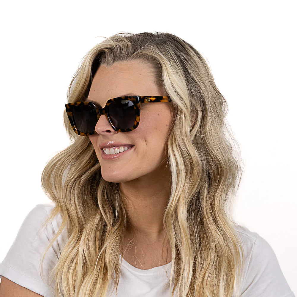 HARPER HONEY TORT - Bio Acetate Tortoise Frame Brown Graduated Polarised Lens by Soek