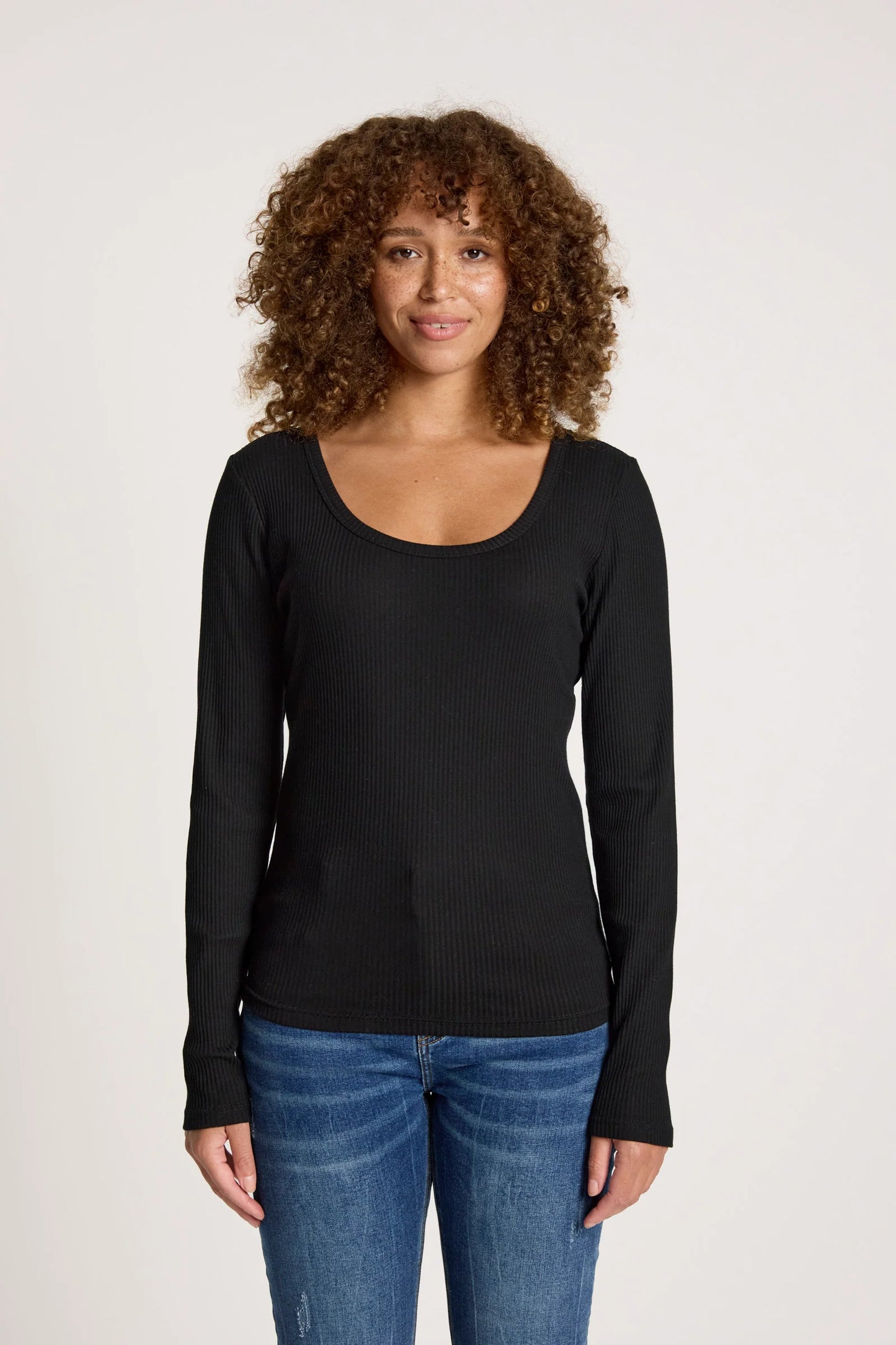 PLAGE LONG SLEEVE TSHIRT - BLACK by Eb&ive
