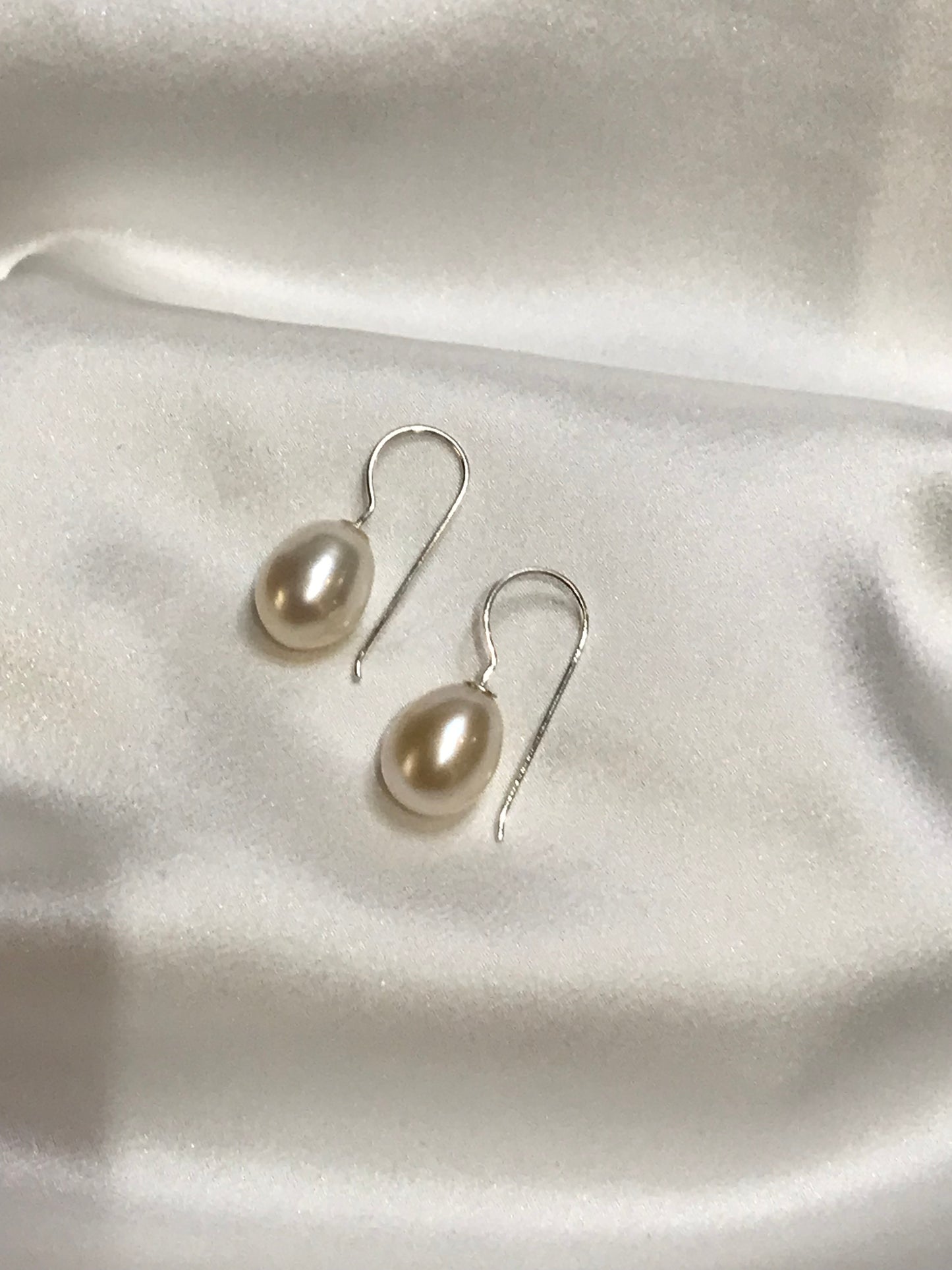 Freshwater Pearl Earrings by Melanie Woods